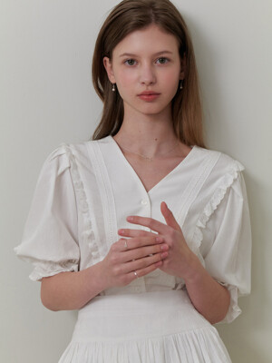 Blur lace blouse (white)