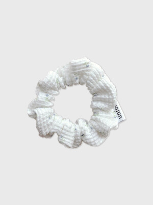 White flower scrunchie 화이트 플라워 스크런치