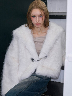 Sailor Buckle Fur Jacket [White]