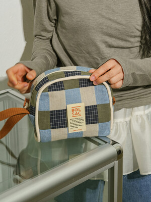 antique handy pouch _ sandy blue