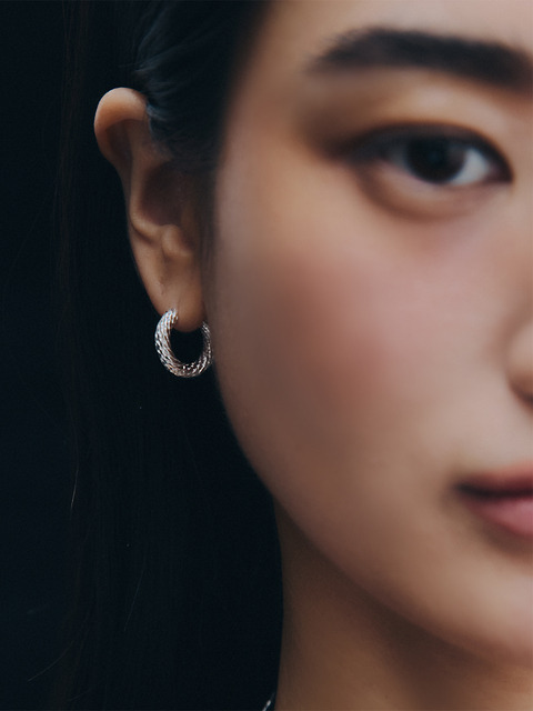 이너프 (silver 925) Spark cutting earring