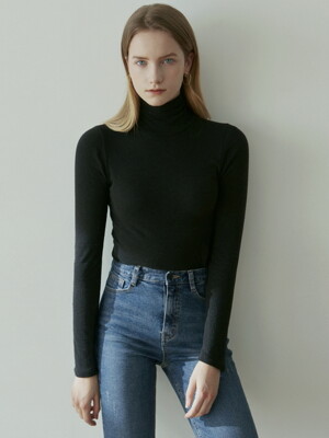 SOFT SLIM TURTLENECK TEE_BLACK