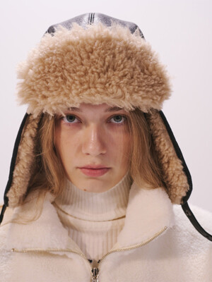 FAUX SHEARING TRAPPER HAT_BLACK BEIGE