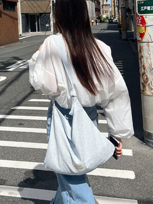 이고백(IGO BAG)_Wrinkle Large Hobo Bag_Sky