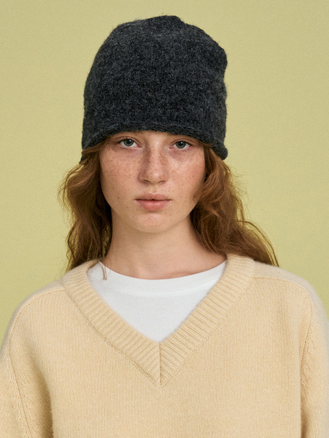망고매니플리즈 DAIA BEANIE_CHARCOAL