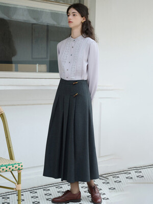 SR_Horn button pleated skirt