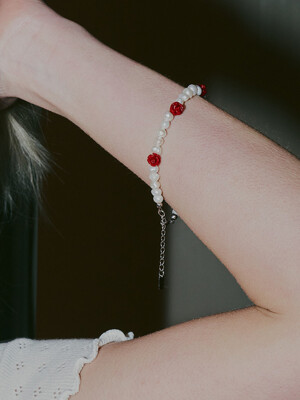 Mini Rose point pearl bracelet