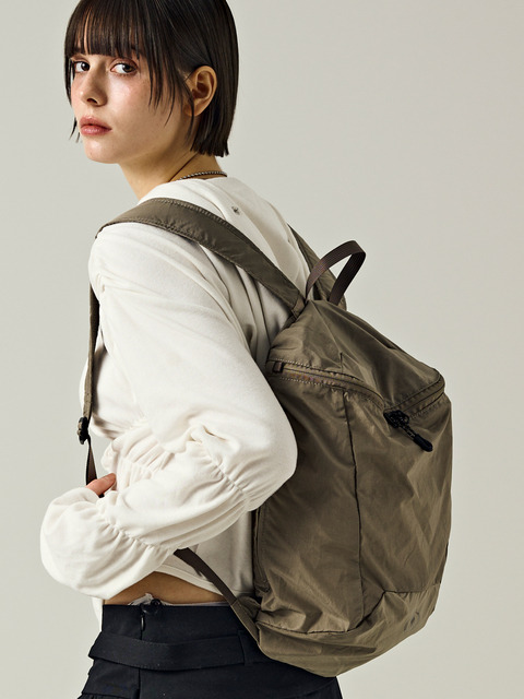 【saladbowls】 500 Lip Light Backpack /追跡付 샐러드볼즈]500 Lip Light Backpack [BEIGE]