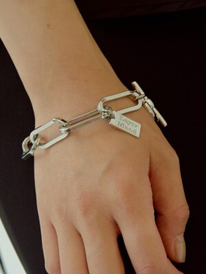 silver one chain bracelet