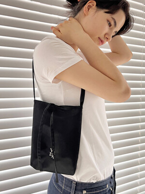 Veda Silk Bag Shoulder Black