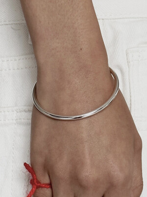 basic line bracelet