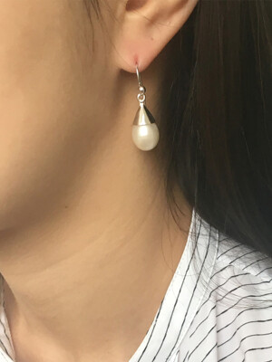 cone pearl earring