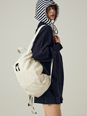500 Lip Light Backpack [BEIGE]