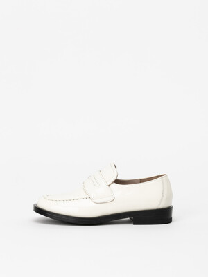 PRATT MONOSOLE LOAFERS in MILKY WHITE PATENT