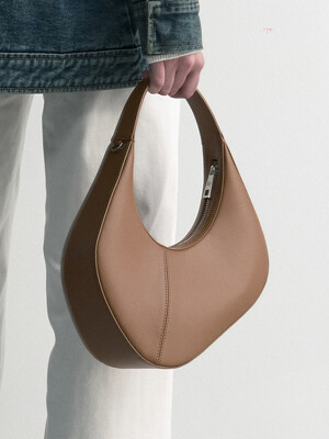 CREPE TOTE BAG, CARMEL