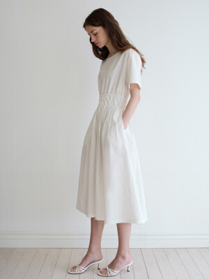 Pintuck Flare Dress-white