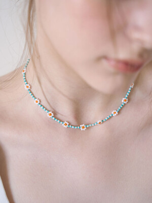 Daisy Beads necklace