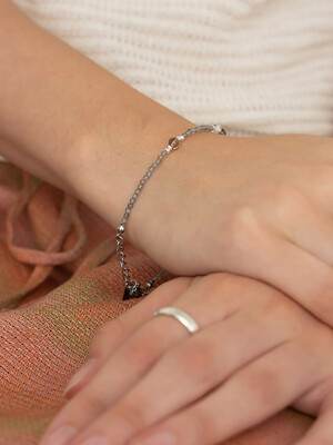 Foggy light bead bracelet, Nella