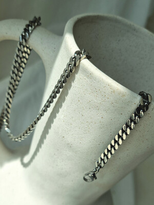 Classic chain necklace