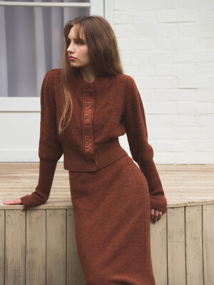 SIGNATURE SLIM CARDIGAN - BRICK BROWN