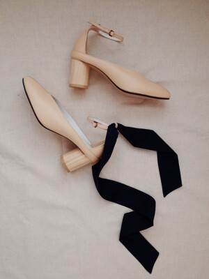 double ring ankle strap Butter