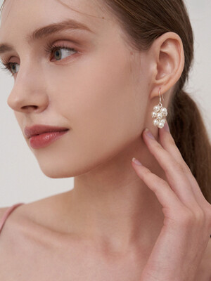 [SILVER 925] PEARL BOUQUET EARRINGS (2colors) AE4230036