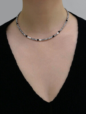 glittering swa pearl necklace
