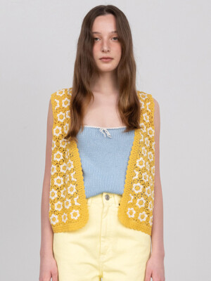 [단독] Via Floral handmade knit vest