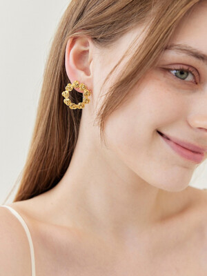 Rose Pattern Round Earring