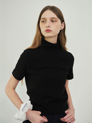 Half turtle neck top (Black)