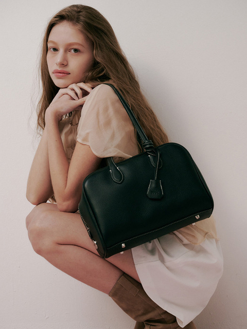 CHANEL ベージュと黒のレザーシューズ 샤넬]21FW 샤넬 베이지 블랙 투톤 발레리나 리본 플랫 슈즈