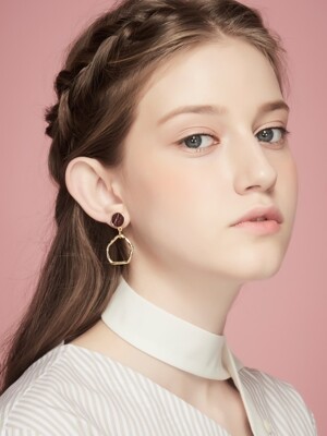 basic gold-ring leather earrings