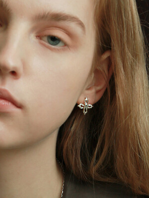 Cross symbol earrings no.1