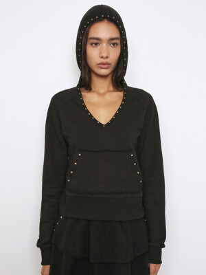 STUDDED POCKET V-NECK HOODIE, BLACK
