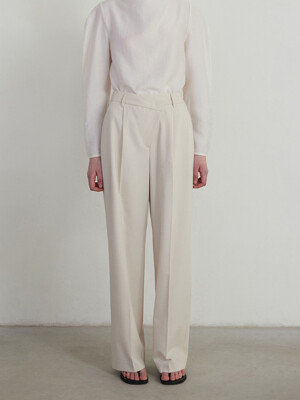 UNBALANCE ONE TUCK WIDE FIT SLACKS - CREAM BEIGE