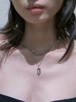 Water flow pendant necklace