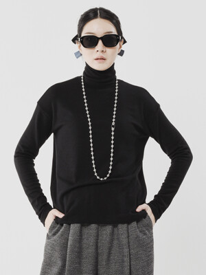 SOFT-WOOL POLA T_BLACK