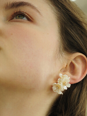 one touch kany earring