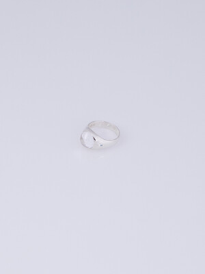 side setted white crystal ring