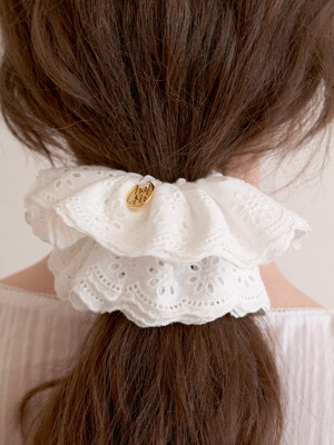 3 layer lace frill logo pendant scrunchie (H021_white)