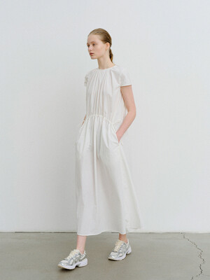 TVR ROUND NECK SHIRRING DRESS_2COLORS