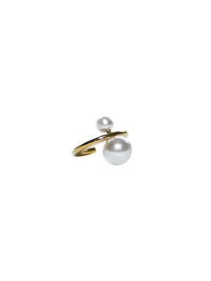 Pearl ribbon gold earcuff