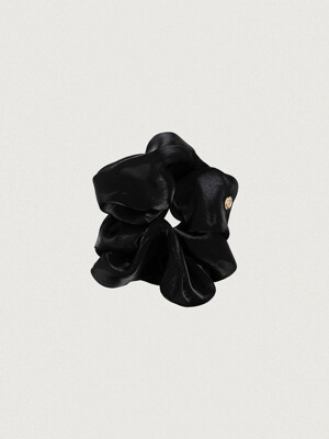 SHU SCRUNCH [BLACK]