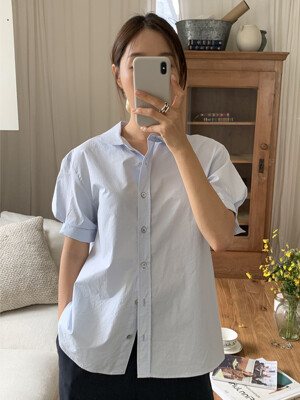 알스 라운드 카라 반팔 셔츠 (White/Light blue)