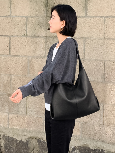 시야쥬 SIAC3076 Lambskin Flow Bag L_Black
