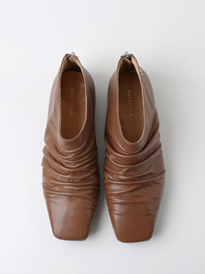 NO. Jennet Shirring boots_ BROWN