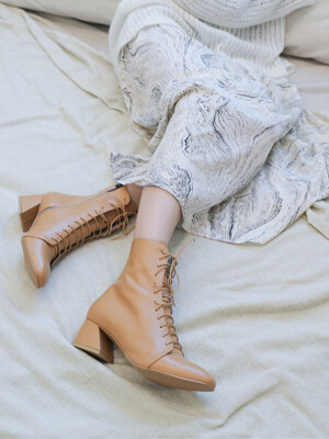 Retro Lace-Up Boots (New Beige)