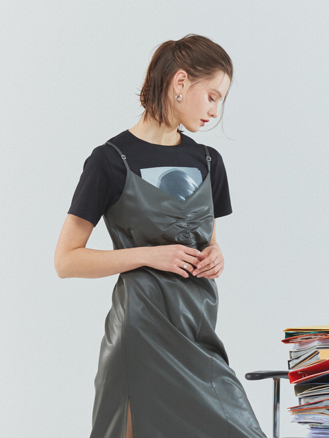 티셔츠 - 클루드클레어 (Clue De Clare) - woman portrait t-shirt Black