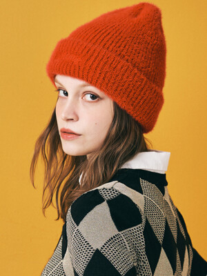 INSCAPE RED BEANIE