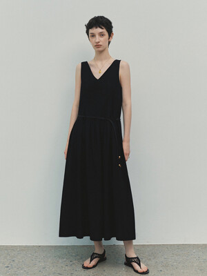 Linen Shirring V-neck Dress (Black)